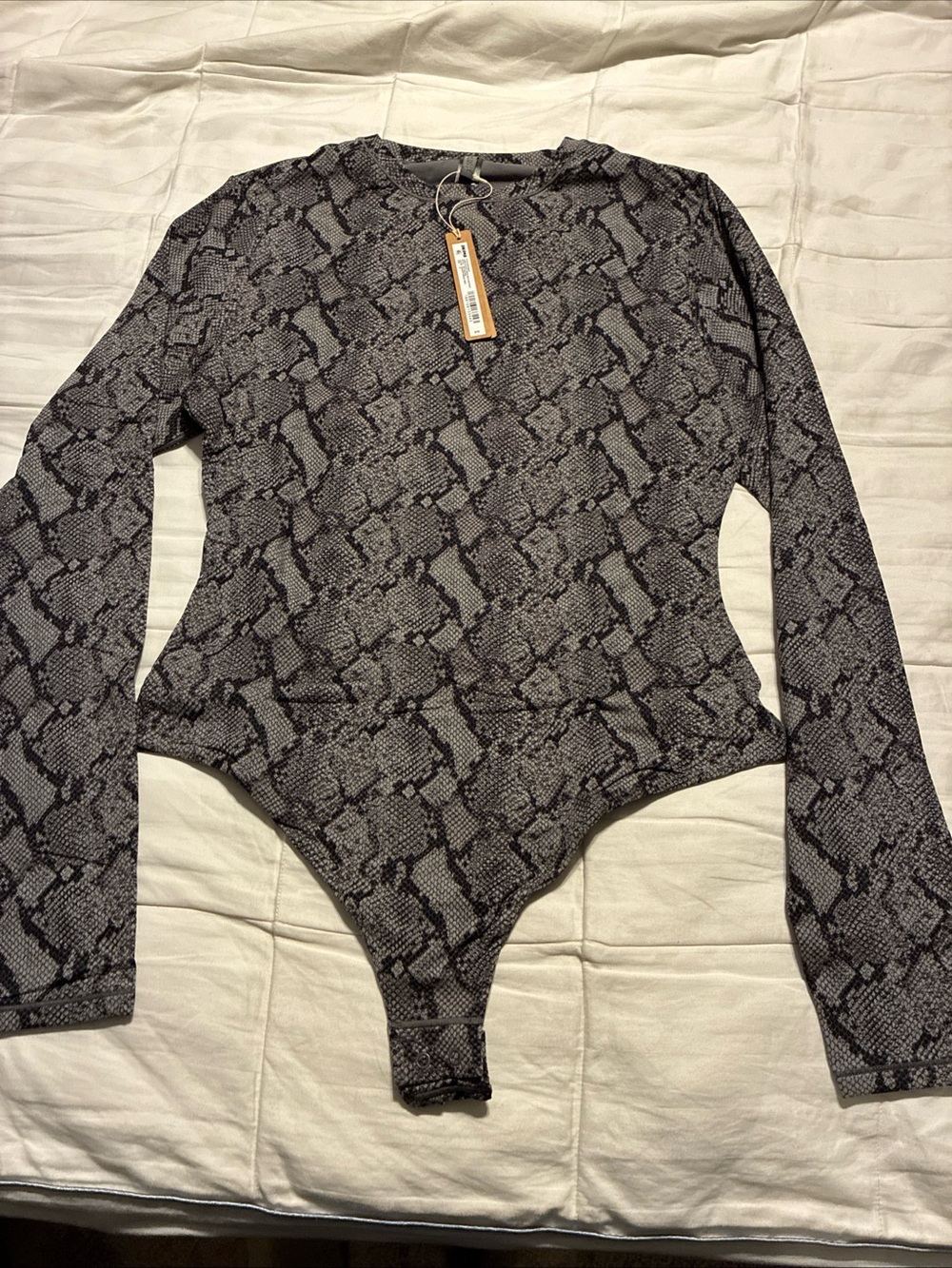 Skims ladies crew neck snake print bodysuit size XL